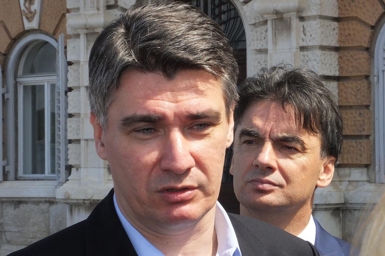 12.07.2014., Pula - Predsjednik Vlade Zoran Milanovic i ministar Branko Grcic posjetili su pulsko brodogradiliste Uljanik te se sastali i s vodstvom brodogradilista.  Photo: Dusko Marusic/PIXSELL