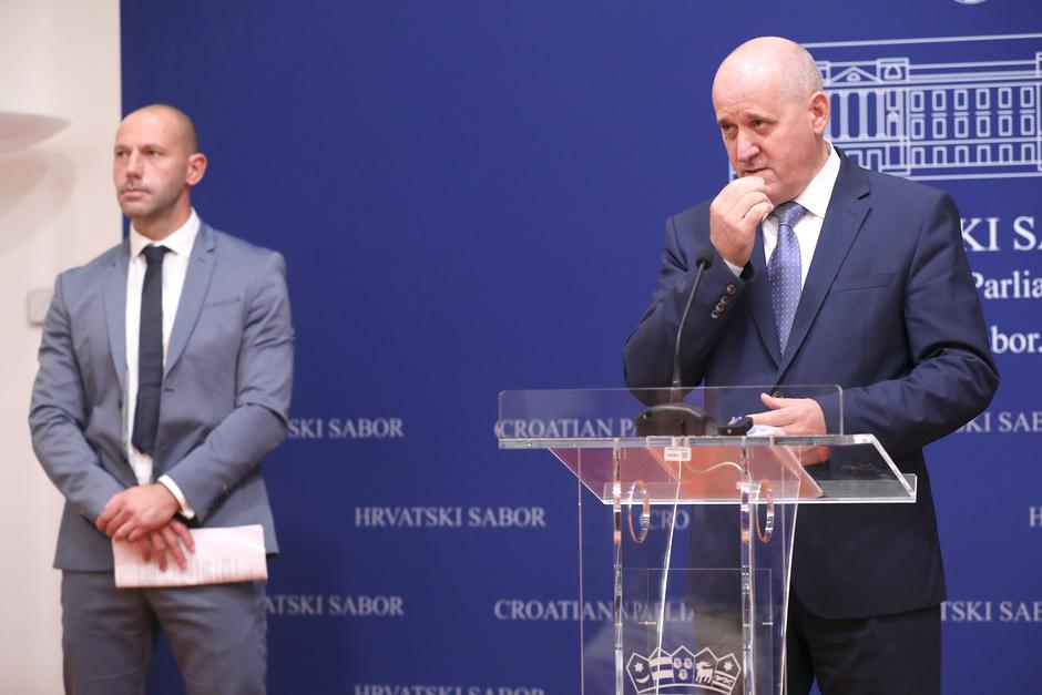 HDZ: Oporba politizira o izmjenama Ustava i Ustavnog zakona o Ustavnom sudu
