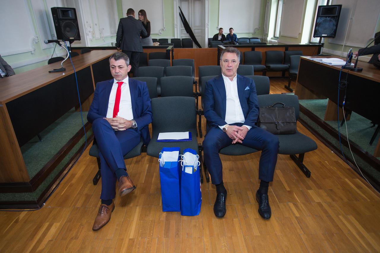 Zdravko Mamić došao na sud s vrećicama u kojima su navodno dokazni materijali