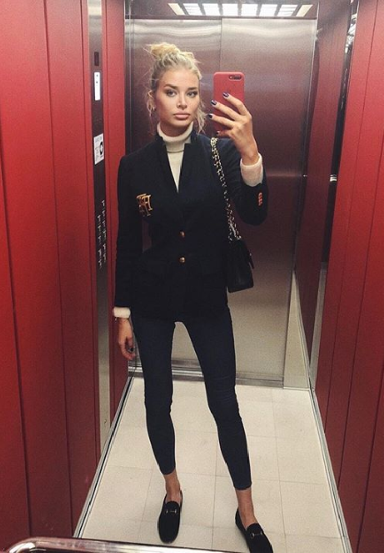 Radi se o Ademu Ljajiću koji je tada igrao u Italiji, gdje se manekenka i odselila zbog ljubavi. 