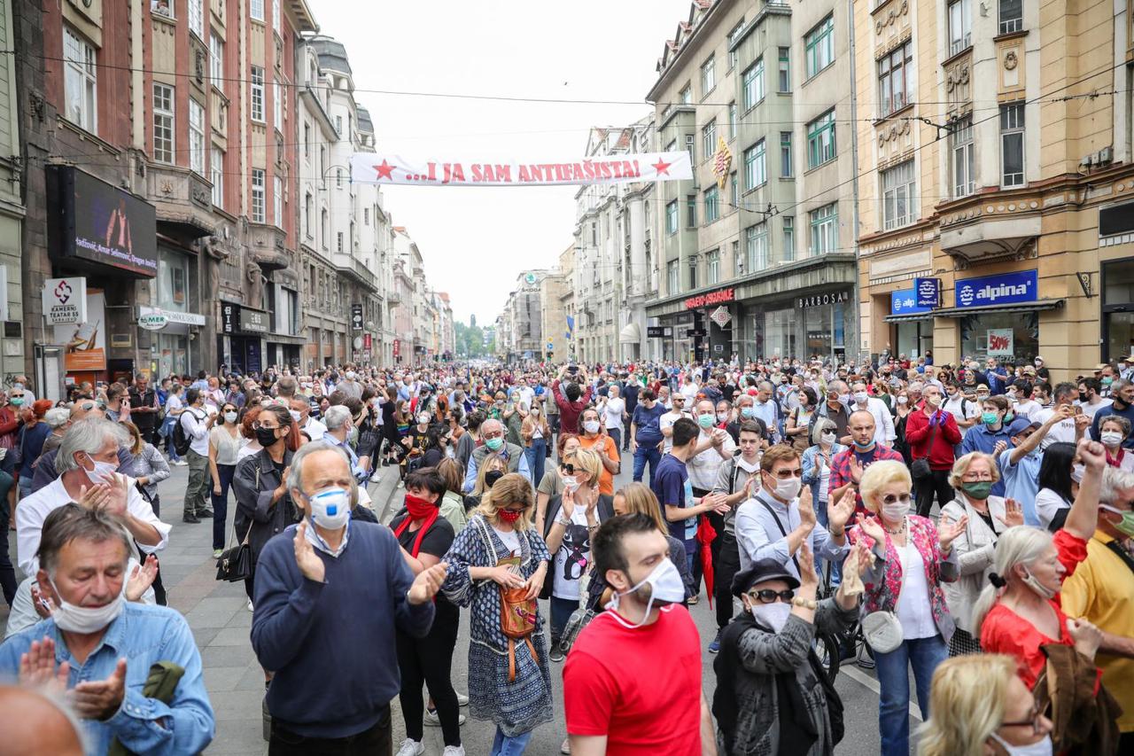 Sarajevo: Nekolik otisuća ljudi okupilo se u mimohodu kako bi odali počast žrtvama ustaškog terora