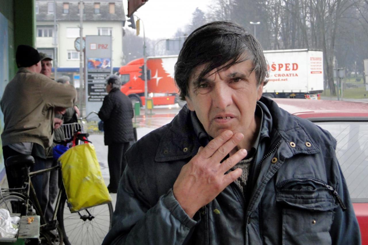 'slatina - 160311 - josip penzer, umirovljeni branitelj s 1800 kuna mirovine ne moze skolovati svoju djecu, odlicne ucenike  snimio maja santosi /pixsell'