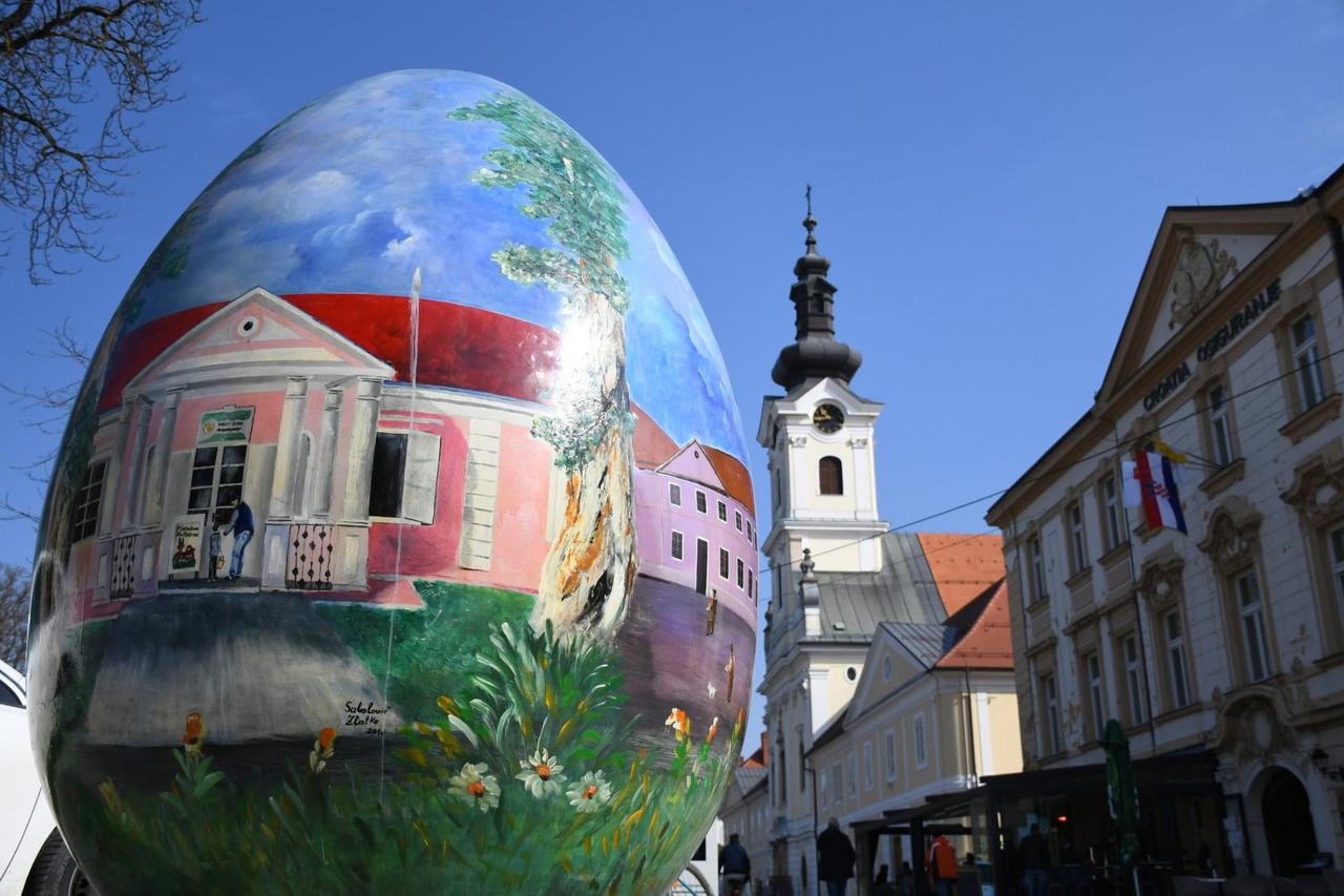 Bjelovar: Postavljanje pisanica za manifestaciju "Pisanicom do Uskrsa"