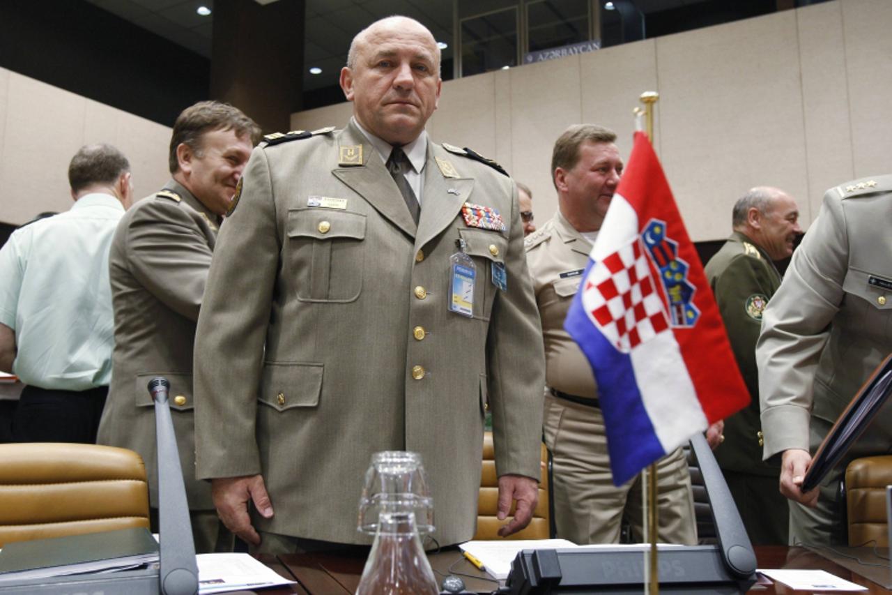 \'Croatia\'s Chief of Defence General Josip Lucic is seen at the start of a NATO Chiefs of Defence meeting at the Alliance headquarters in Brussels May 6, 2009.  REUTERS/Francois Lenoir (BELGIUM MILIT