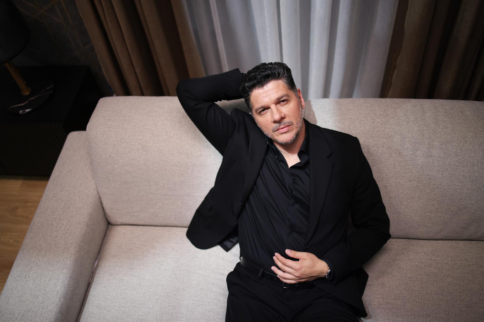  Veze, odanost, laži, zločini, izdaje - svi zamršeni odnosi i neodmotana klupka tajni iz prve sezone bit će otkriveni ili stavljeni na test pa gledatelji mogu očekivati emotivno još intenzivniju i napetiju priču punu preokreta i razrješenja.