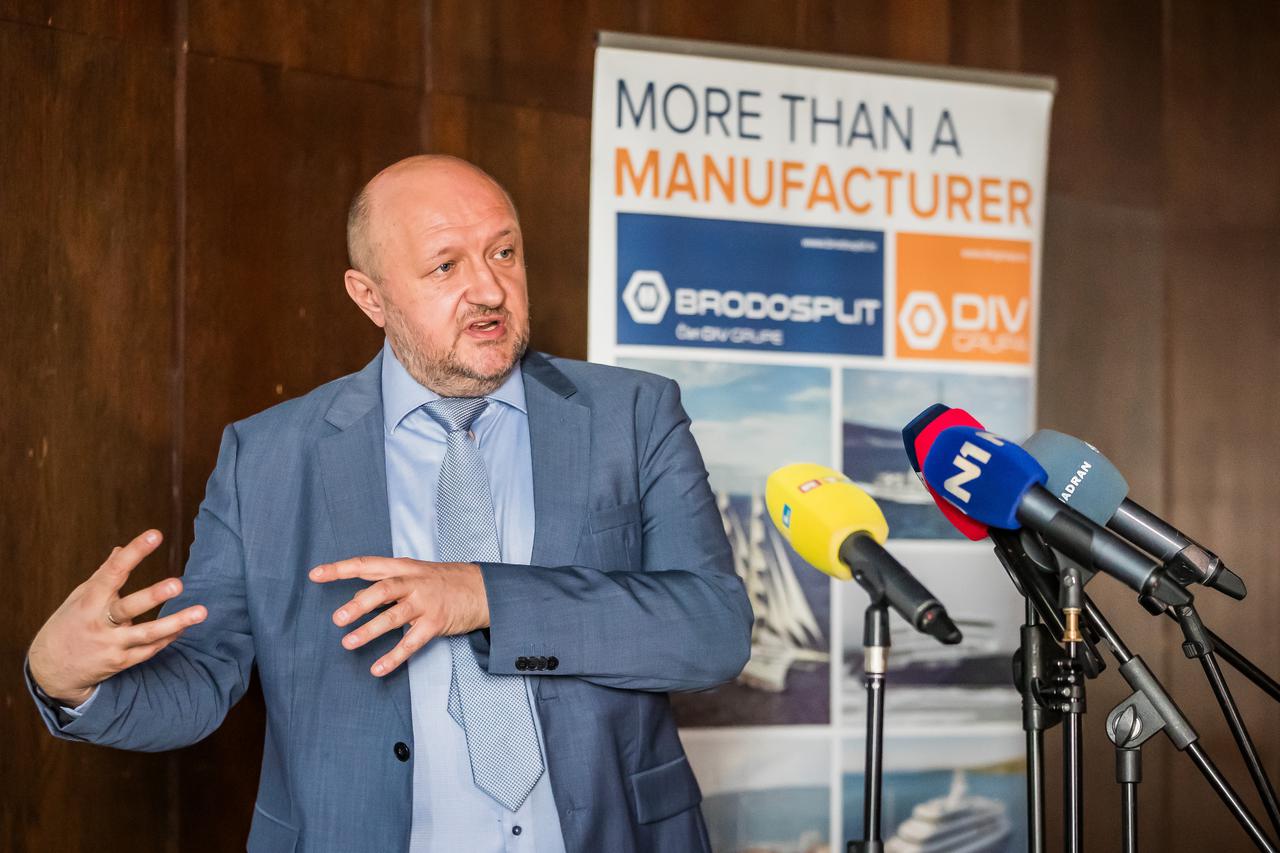 Split: Tomislav Debeljak, vlasnik Brodosplita odrzao je izlaganje u trajanju od 40 minuta i odgovarao na pitanja novinara