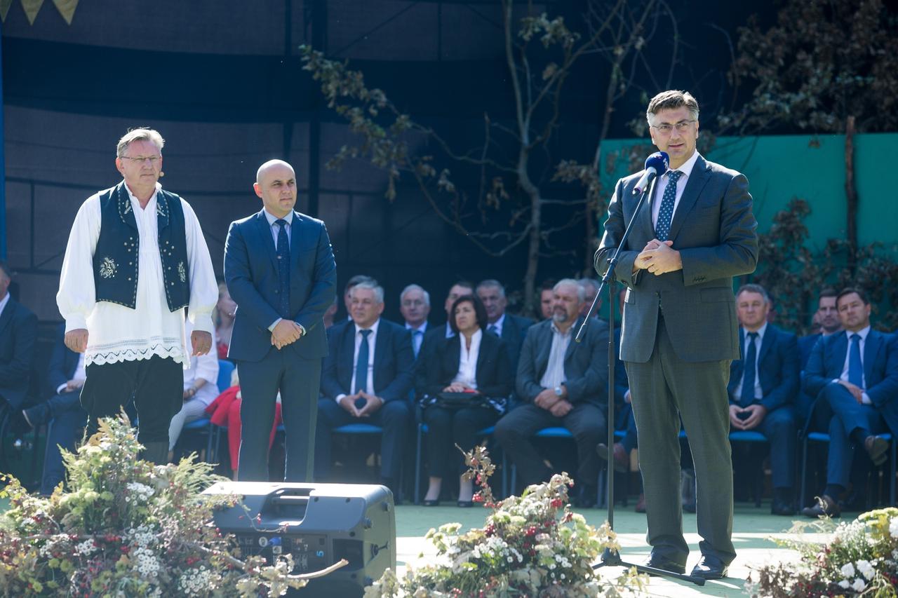 Andrej Plenković na Vinkovačkim jesenima