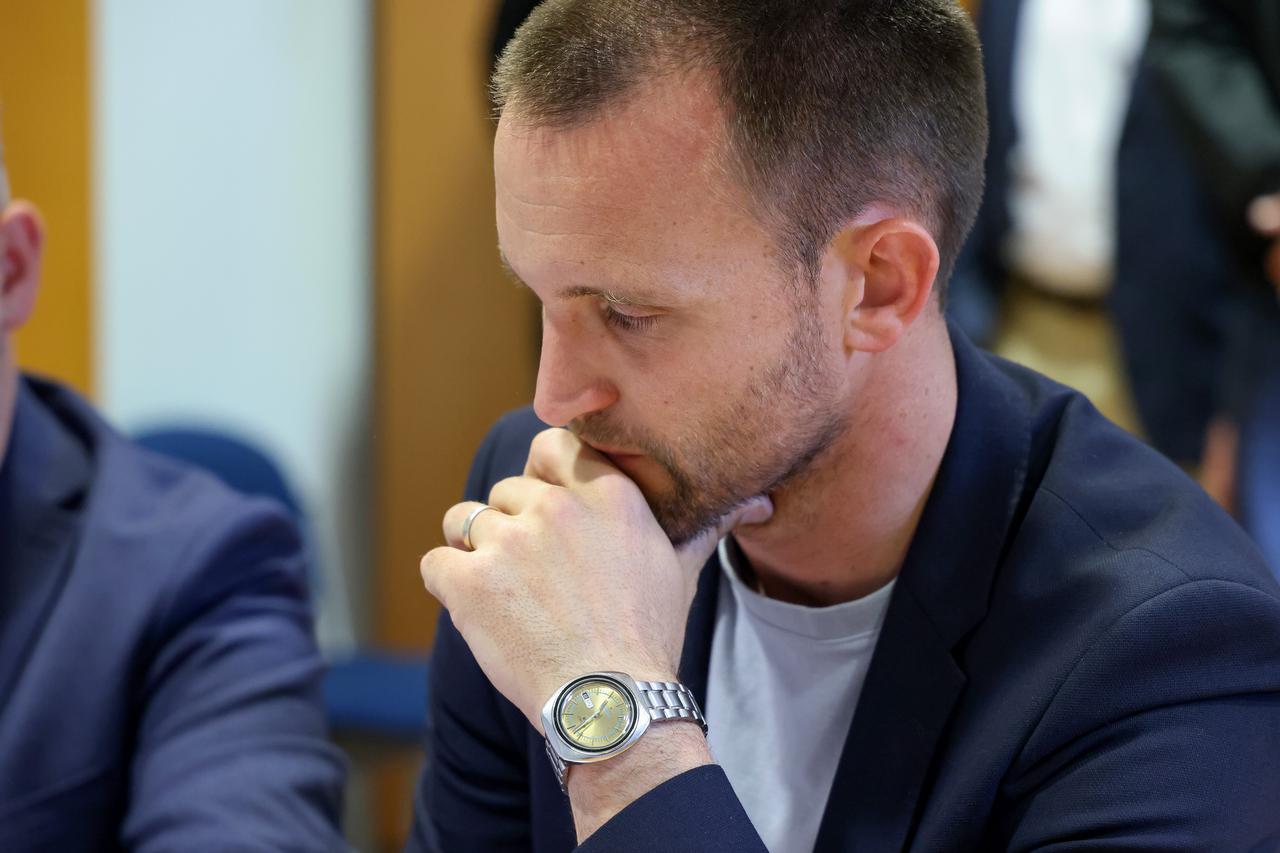 Zadar: Predaja liste HDZ-a za Gradsko vijeće i kandidata za gradonačelnika Šime Erlića