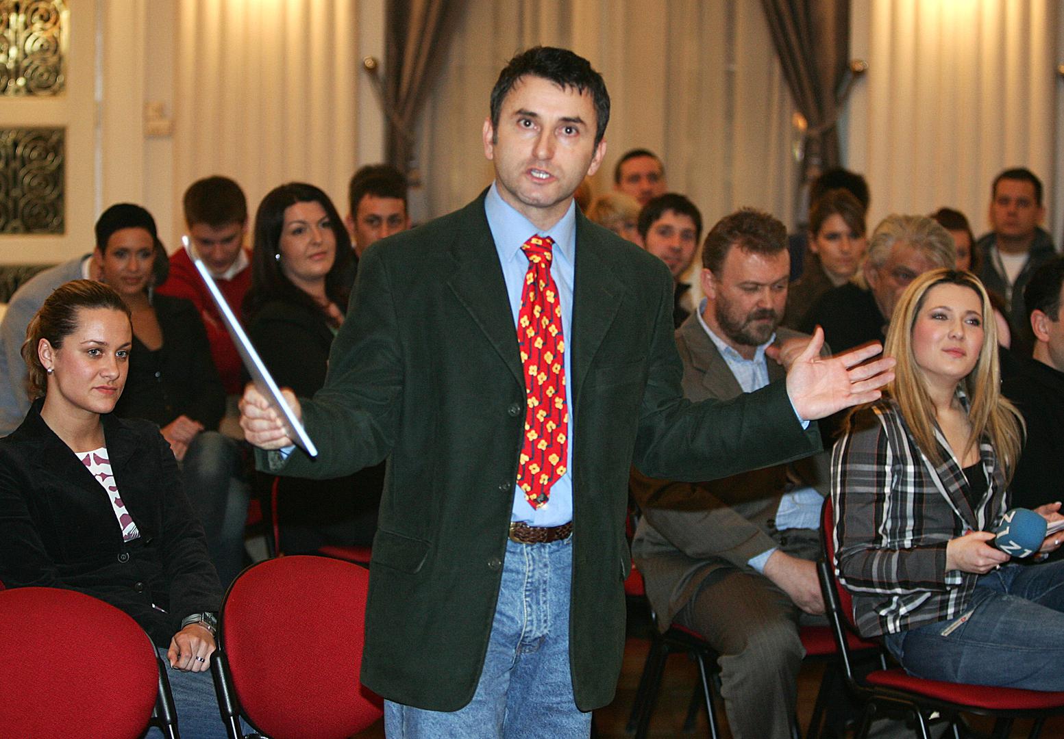 Rijetki su oni u Hrvatskoj koji se ne sjećaju kultnog Turbo limach showa i njegova karizmatičnog domaćina Siniše Cmrka. 