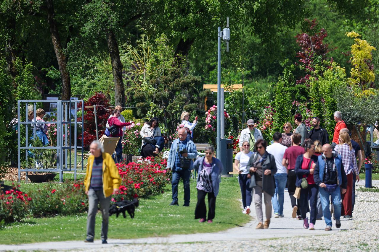 Zagreb: Sunce obasjalo Flora Art