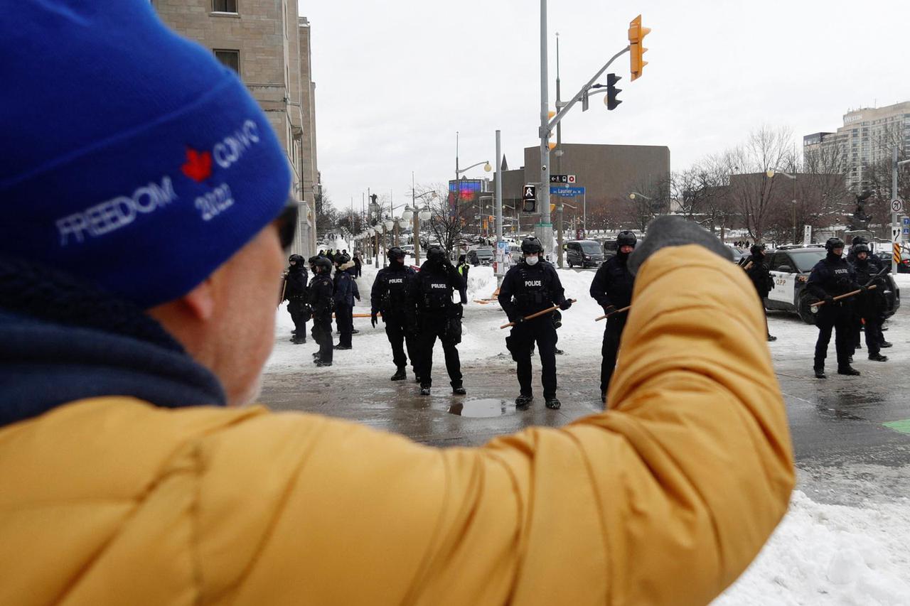 Police make final push to end weeks-long protest in Canada's capital