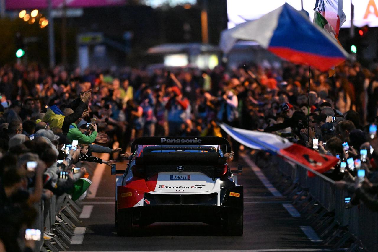 Zagreb: Krenuo je ceremonijalni start WRC Croatia Rallyja kod zagrebačkih fontana