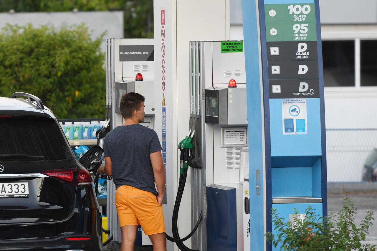Od ponoći na benzinskim postajama širom Hrvatske nove cijene naftnih derivata