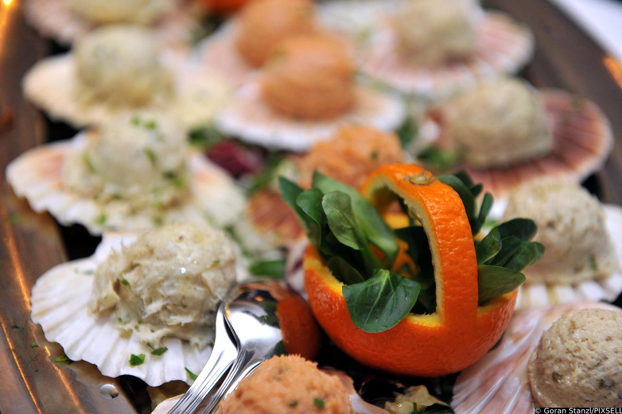 Zagreb: U restoranu Jadran Veljko Barbieri predstavio novu kuharicu