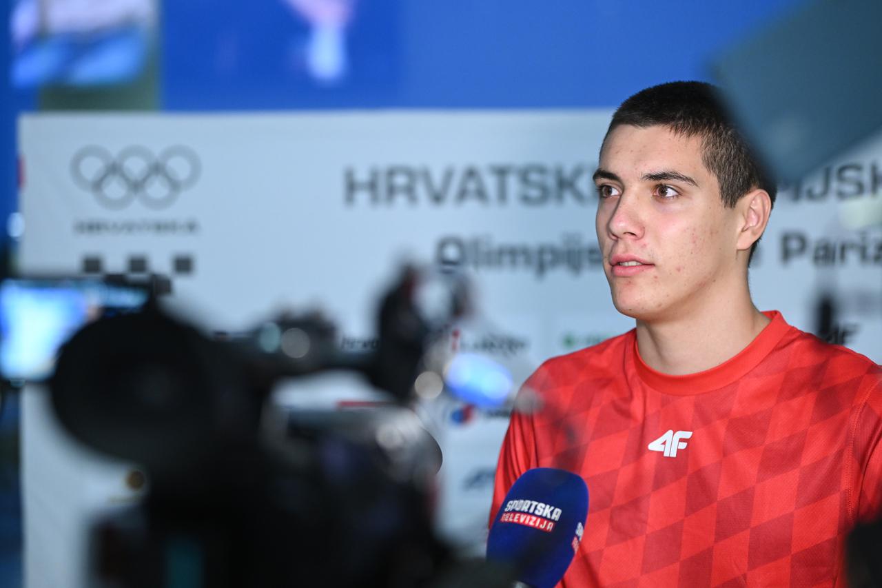 Zagreb: Plivački olimpijac Jere Hribar vratio se s Olimpijskih igara