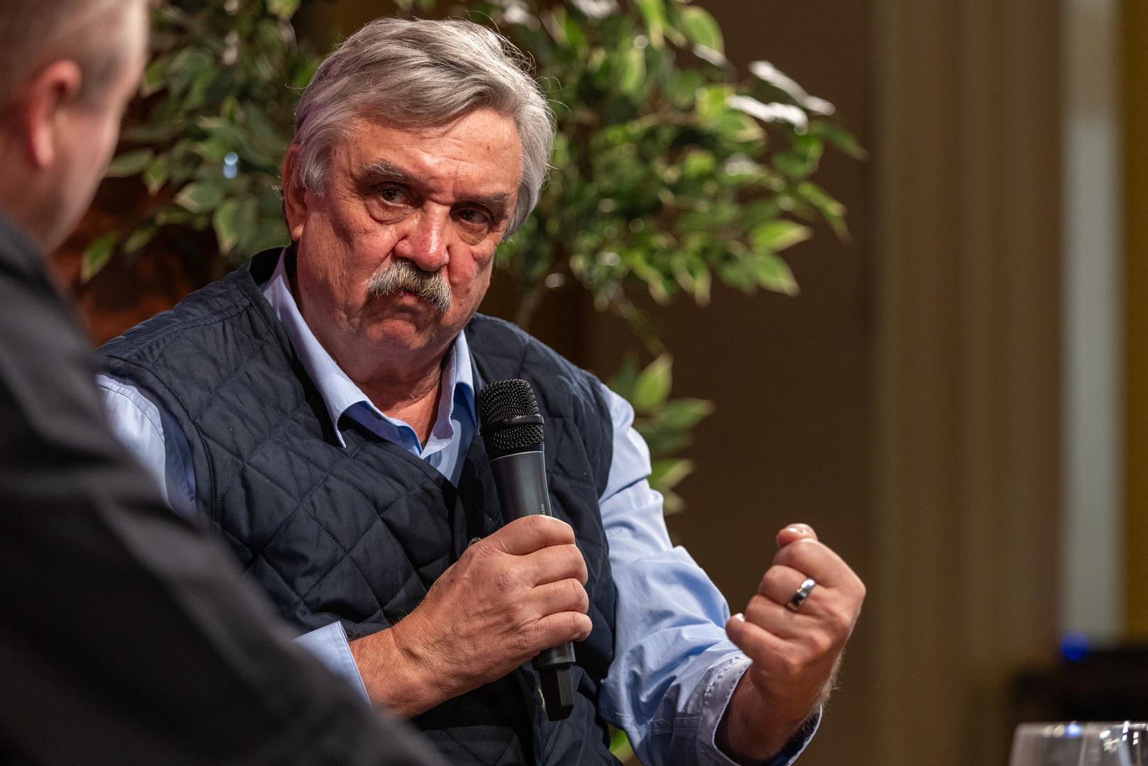 06.12.2025., Pula - 31. Sa(n)jam knjige u Istri.Predstavljanje knjige 'Ratko Rudic. Dogodio se: istinita zivotna prica' Dejana Acimovića i Borisa Rasete; Sudjeluju: Ratko Rudic, Emir Imamovic Pirke Photo: Srecko Niketic/PIXSELL