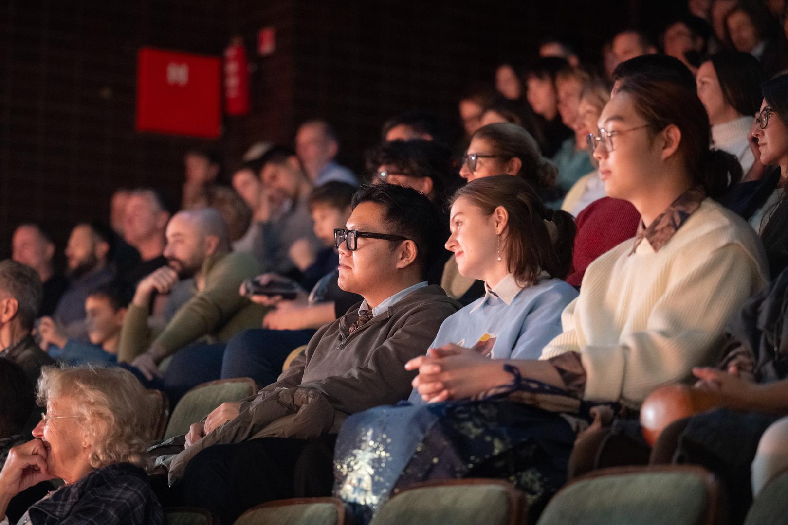 Ostatak intervjua mlade zvijezde možete pročitati na našem portalu, a u nastavku pogledajte dio atmosfere iz ZKM-a.