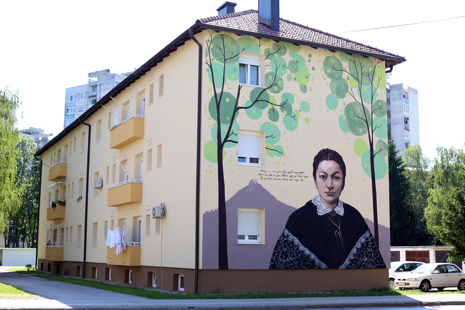 21.05.2020., Karlovac - Na stambenoj zgradi u Naselju Marka Marulica nacrtan je mural Dragojle Jarnevic. Ciklus postave murala na procelja zgrada pod nazivom "Karlovac i karlovacke povijesne licnosti" provodi Gradska cetvrt Novi centar, a autori murala su Leonard Lesic i Dalibor Juras. Ciklus ocrtavanja se nastavlja a sljedeci je mural Slavka Mihalica u istoj cetvrti.Photo: Kristina Stedul Fabac/PIXSELL