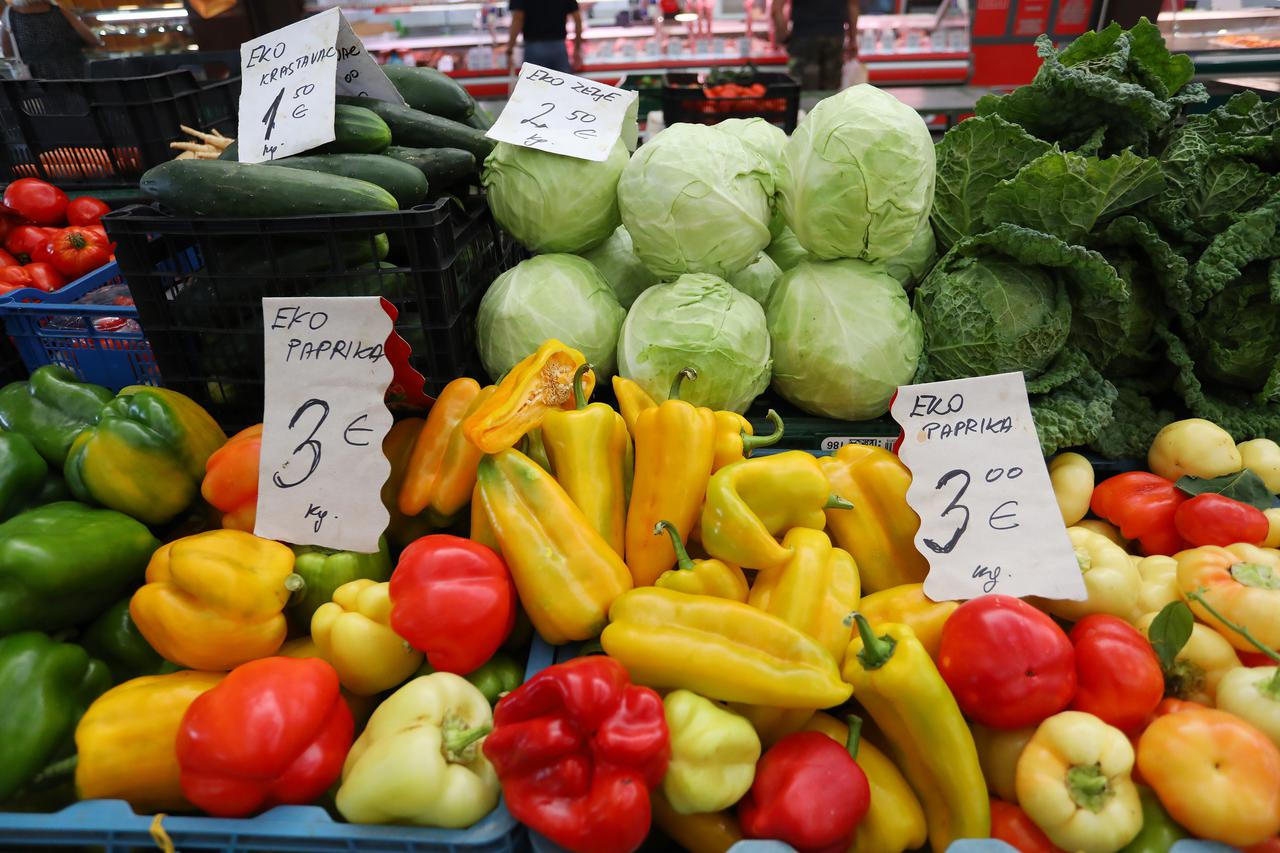 Ponuda vo?a i povr?a na tržnici