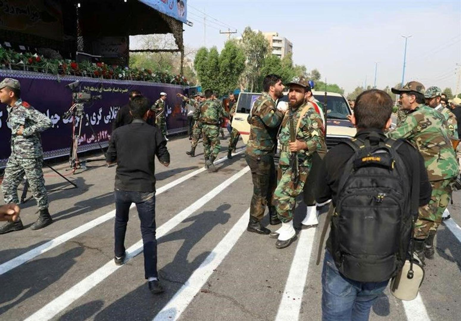 Cilj napada u kojem je 57 osoba ranjeno, neke od njih kritično, bilo je postolje na kojem su se okupili iranski dužnosnici