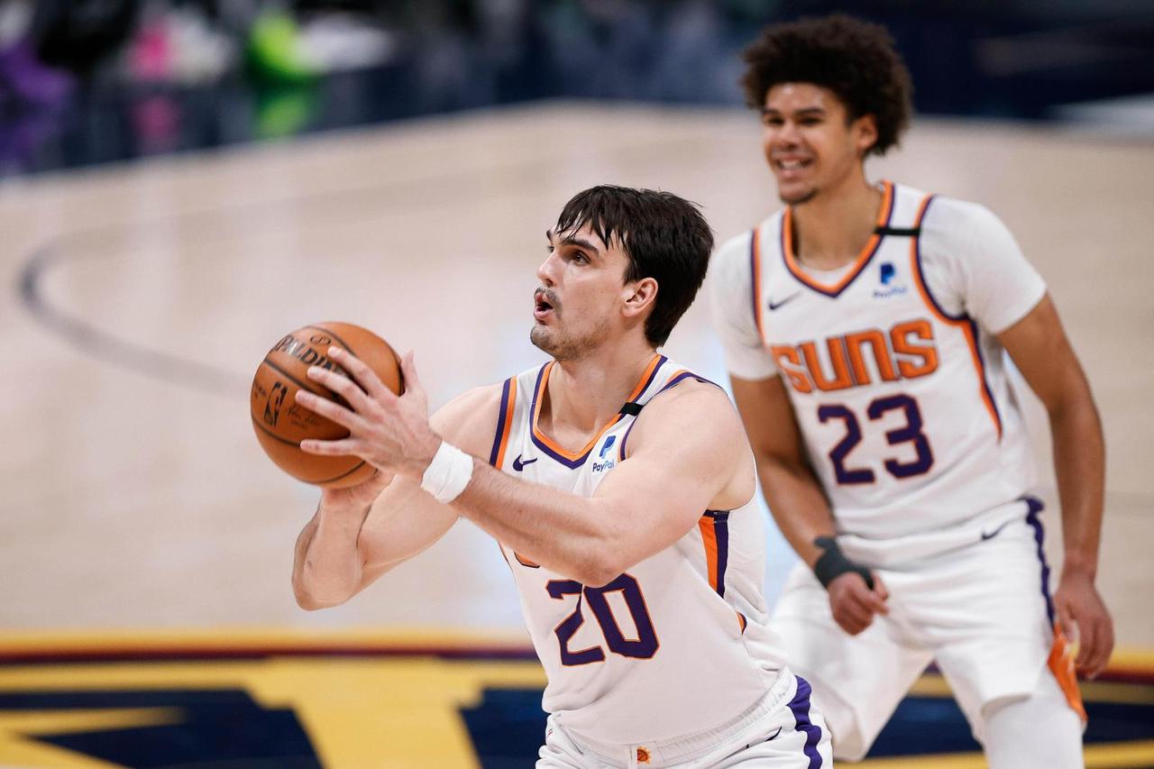 NBA: Playoffs-Phoenix Suns at Denver Nuggets