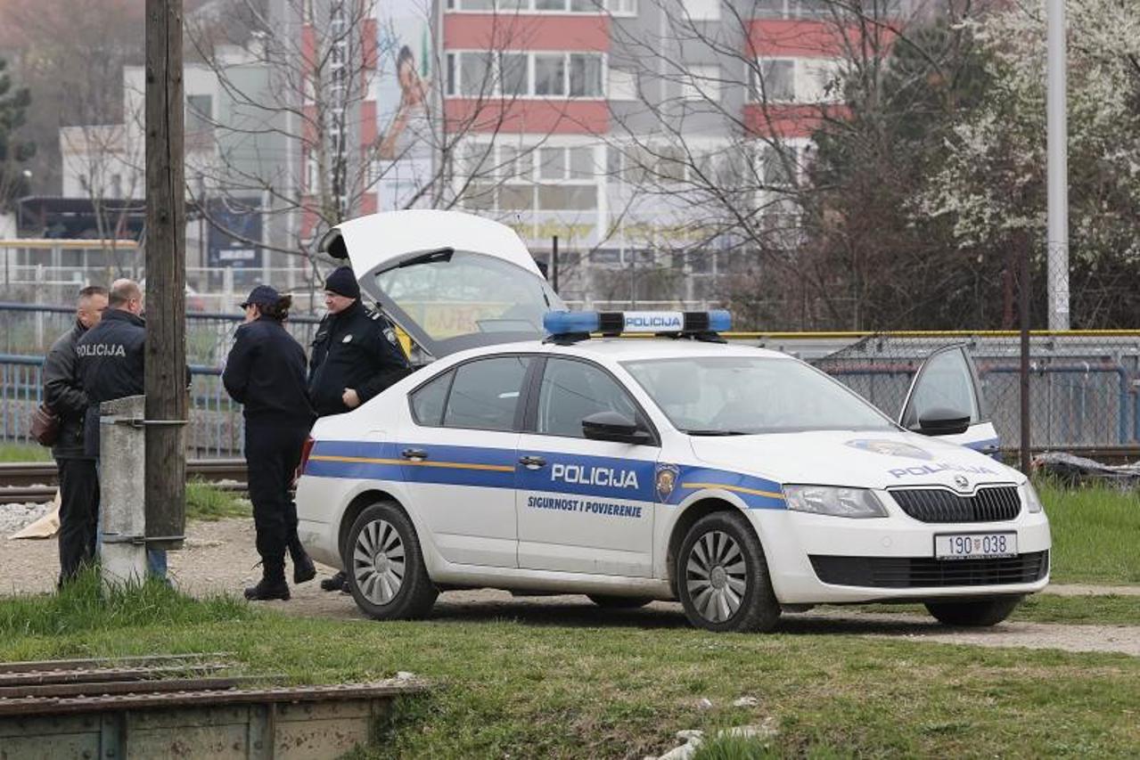 Neobilježeni željeznički prijelaz na Oranicama 