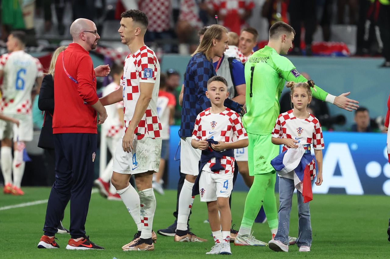 KATAR 2022 - Djeca hrvatskih nogometaša slavila s roditeljima
