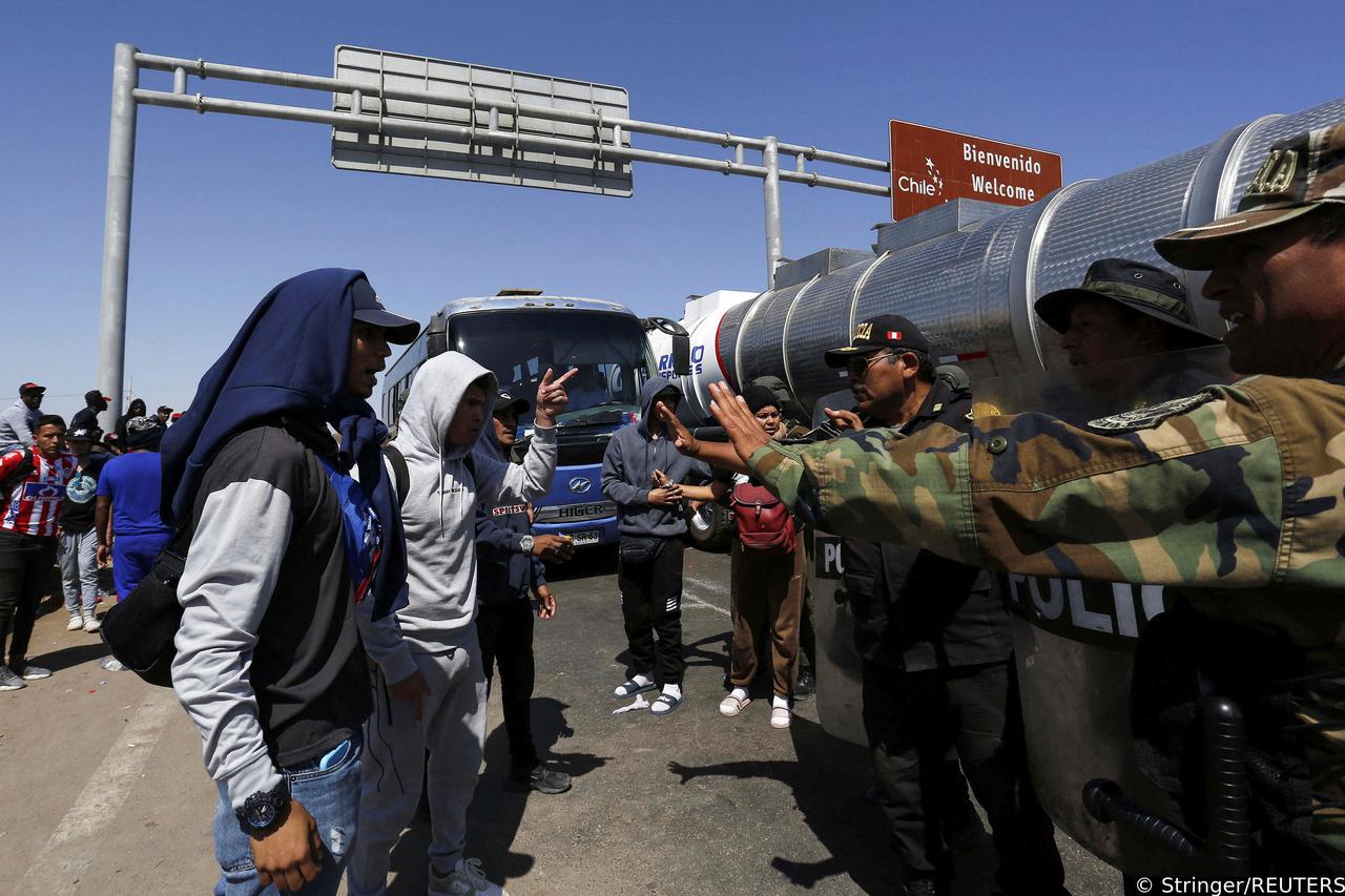Undocumented migrants stuck at the Chilean and Peruvian border, in Arica