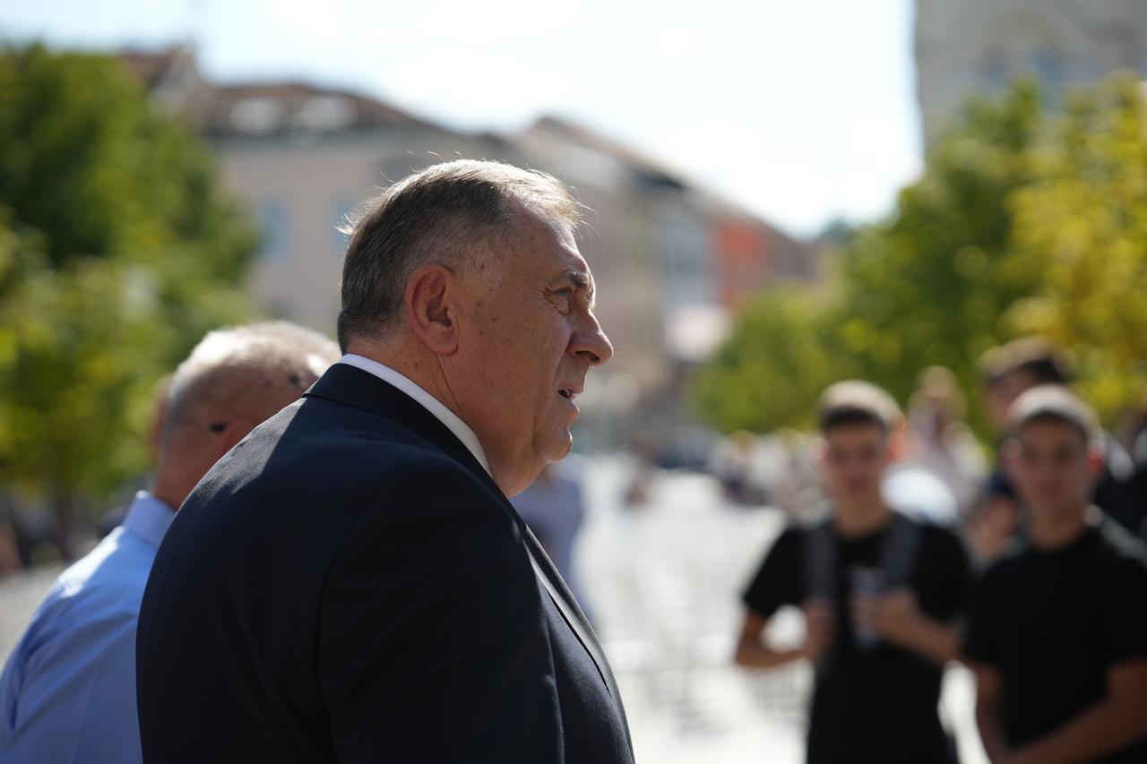 U Banjaluci obilježen Dan srpskog jedinstva uz trobojku dugu 120 metara