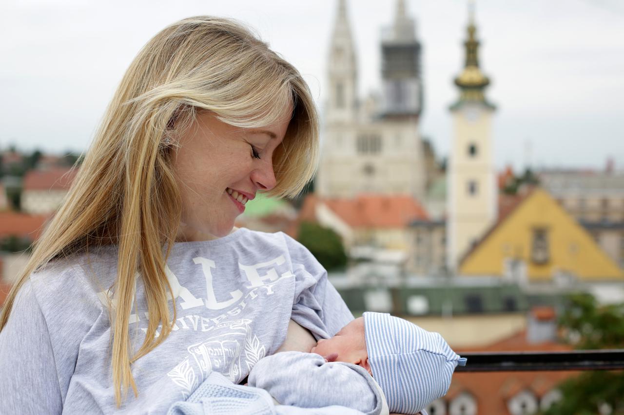 10.09.2015., Zagreb - Kampanja usruge Roda, Dojenje je zakon.. Photo: Grgur Zucko/PIXSELL