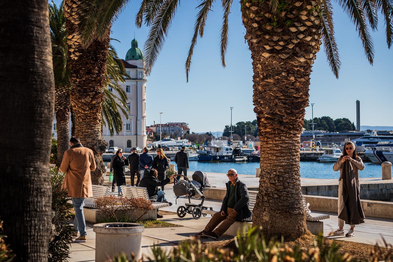 Sunčano i prohladno vrijeme u Splitu