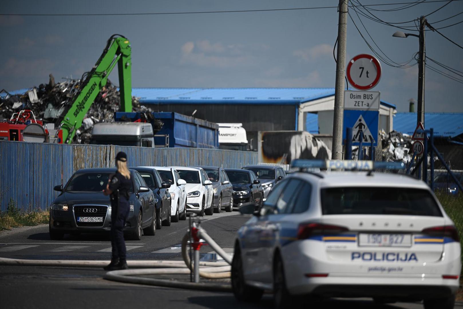 13.07.2026., Zagreb - Pozar je izbio u dvoristu tvrtke Cezar - Centar za reciklazu na Industrijskoj cesti u Sesvetama. Photo: Lucija Ocko/PIXSELL