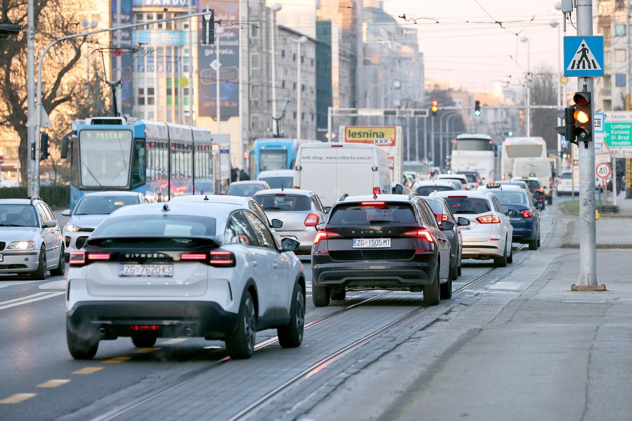 Zagreb: Jutarnja špica na Maksimirskoj
