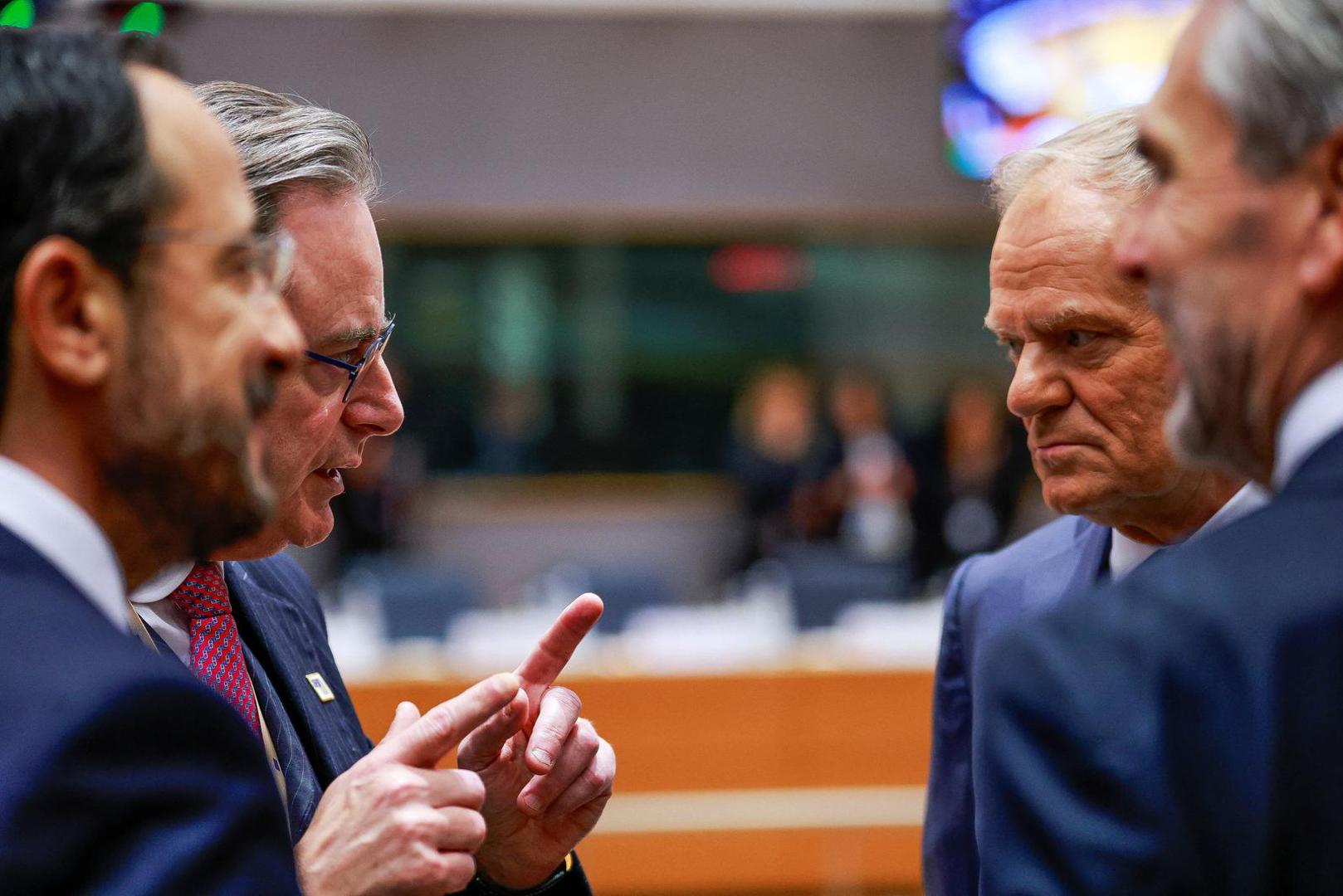 Glavna tema je prijedlog Europske komisije da se zamrznuti ruski državni fondovi, najvećim dijelom pohranjeni u Belgiji, iskoriste za zajam kojim bi se financirala ukrajinska vlada i obrambene potrebe.