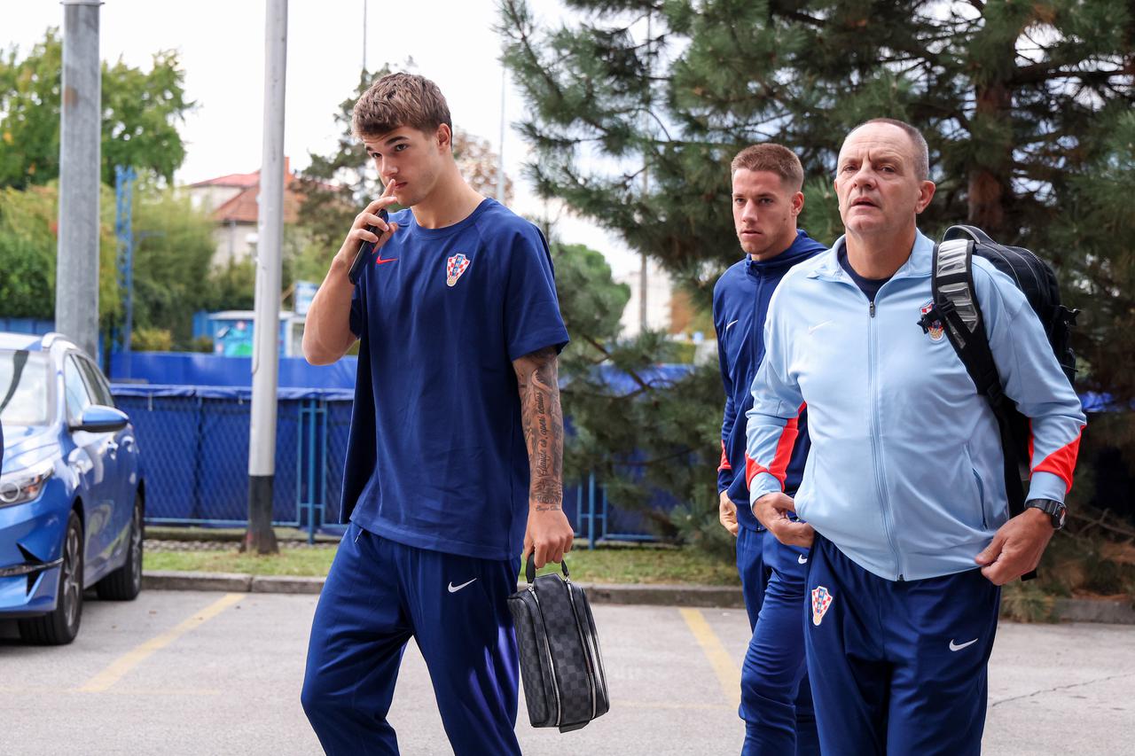 Zagreb: Dolazak igrača hrvatske nogometne reprezentacije na trening