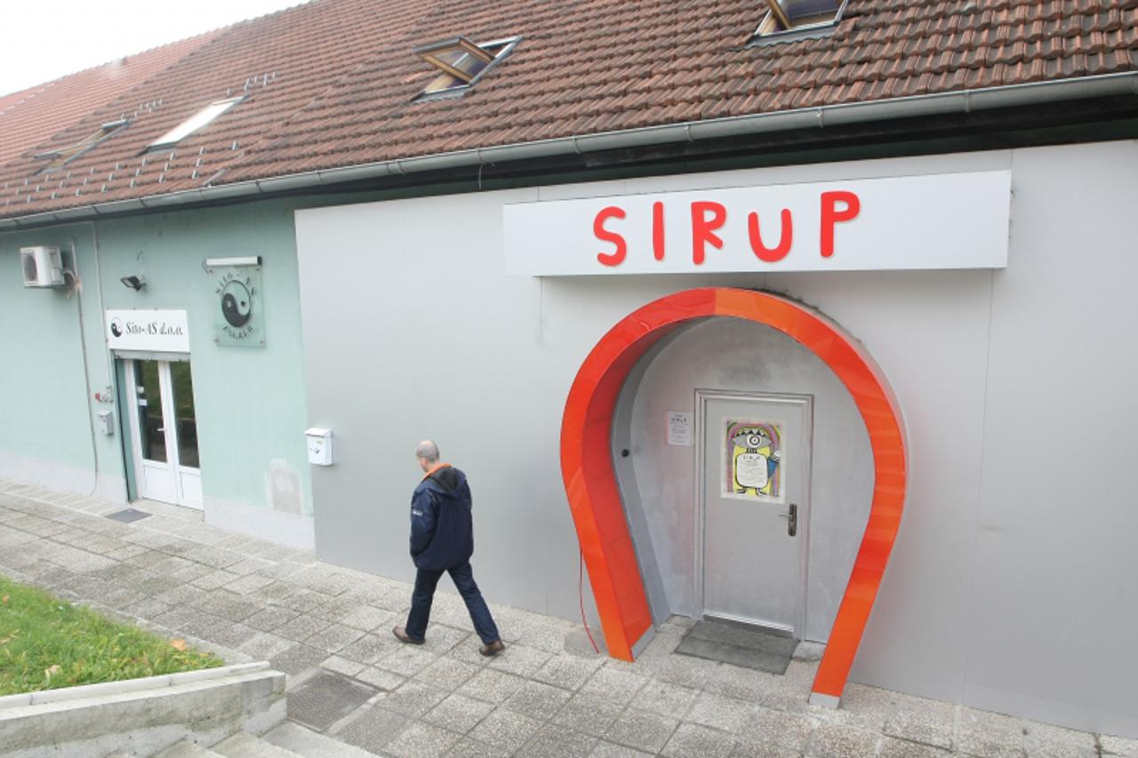 \'02.11.2010. Zagreb, Hrvatska - Nocni klub Sirup na Sveticama ispred kojeg je pretucen 22 godisnji mladic. Photo: Petar Glebov/PIXSELL\'
