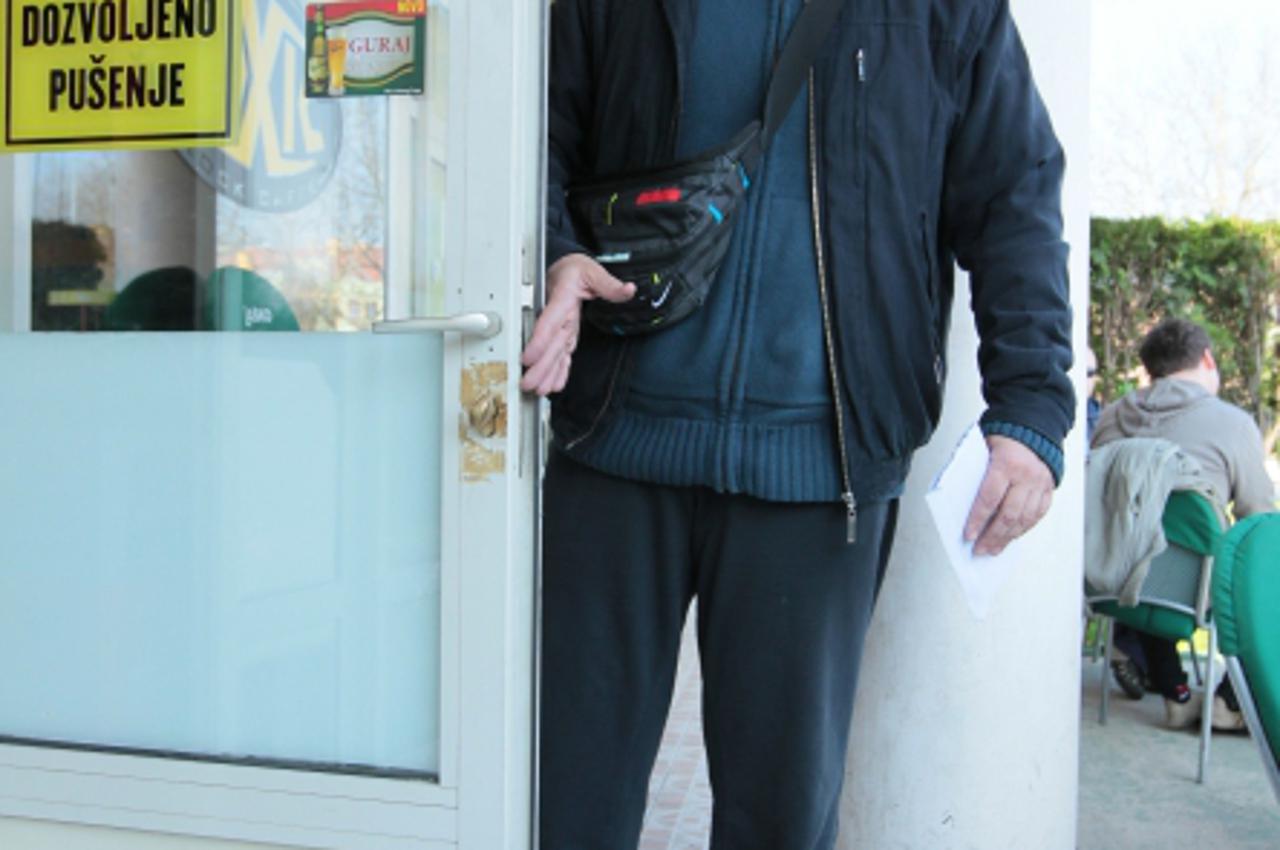 '30.03.2011., Koprivnica - Iz kafica Toxic u sredistu grada u vlasnistvu Dejana Novogradeca provalnici su nocas odnijeli glazbenu liniju, cigaretem pica, polog i drugi inventar. Photo: Marijan Susenj'