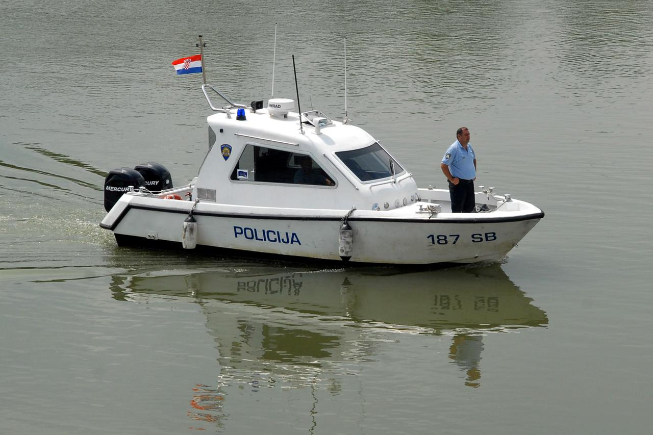 policija