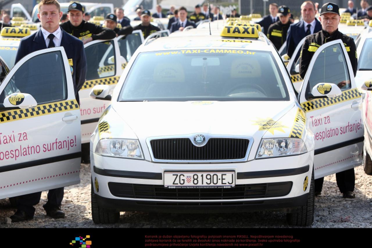 '20.04.2011., Zagreb - Dan otvorenih vrata Taxi Cammea odrzan je  ispred Arena centra u Zagrebu. Taxi Cammeo predstavio je svoje taksije s najsuvremenijom opremom i Taxitronic, uredjaj koji objedinjuj