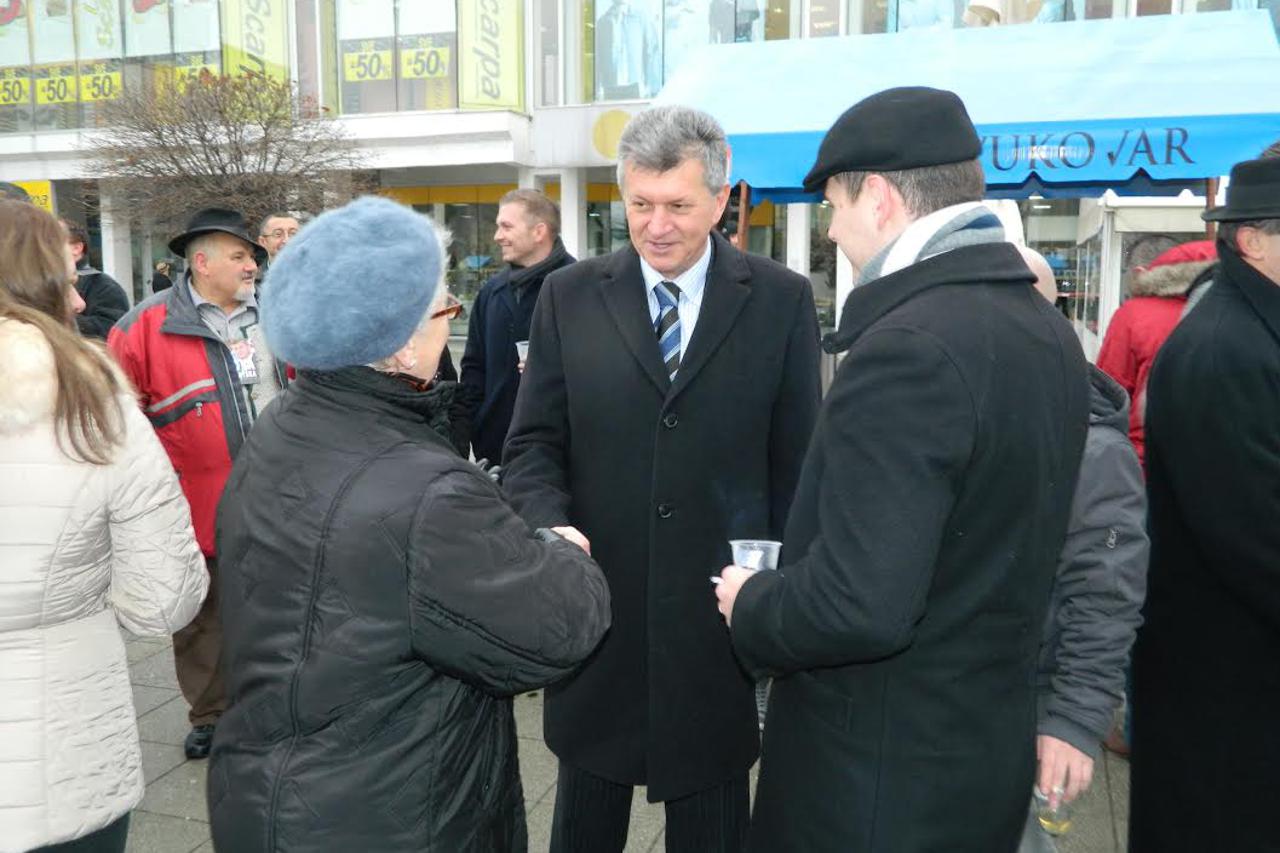 Milan Kujundžić,Vukovar