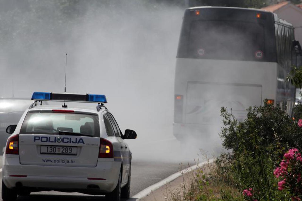 zapalio se autobus (1)