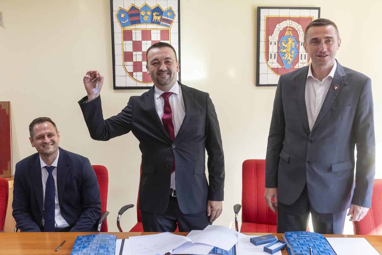 Marijan Pavliček preuzeo dužnost gradonačelnika Vukovara