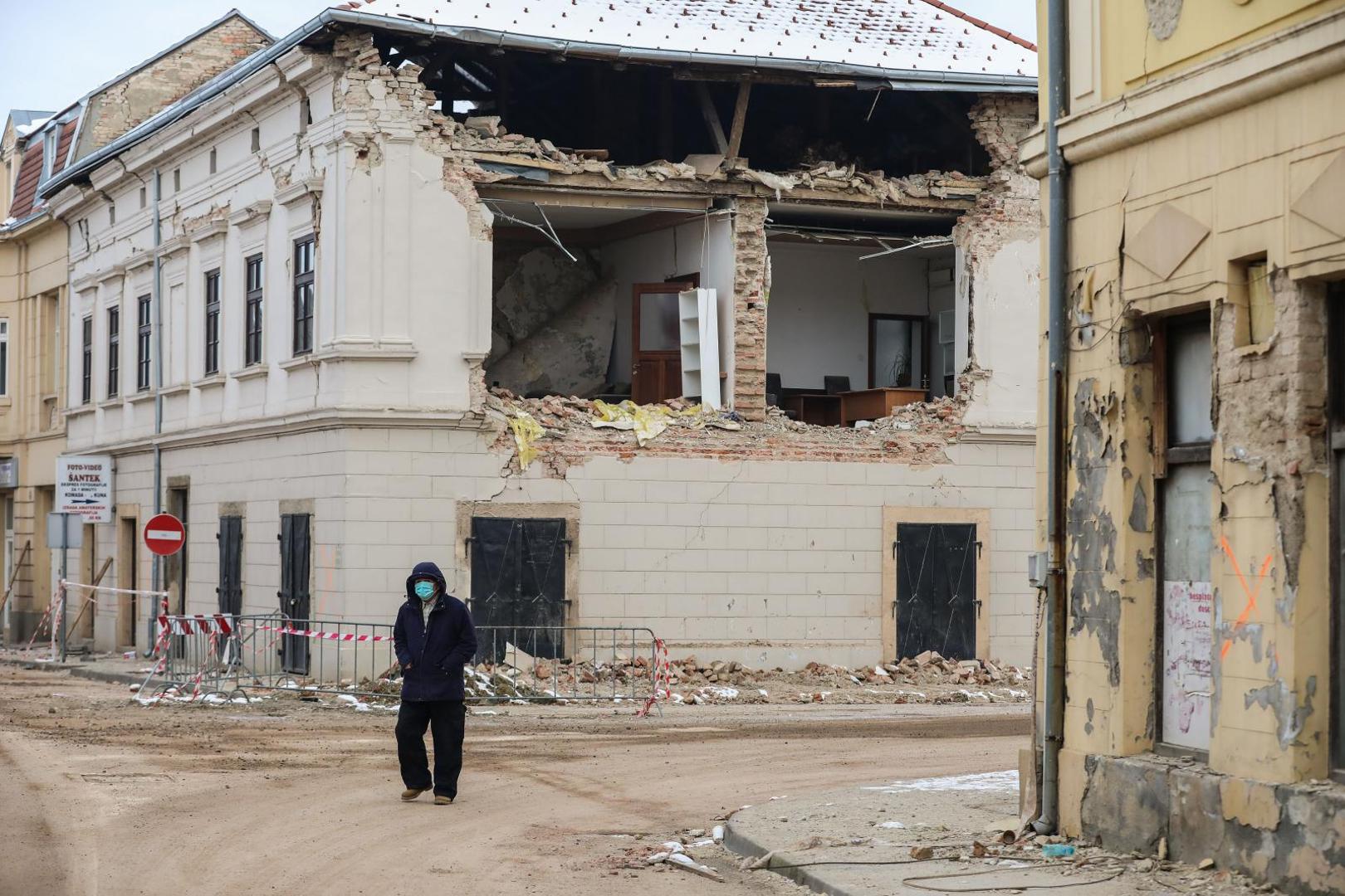 18.01.2021,Petrinja - Svakodnevica u razrusenoj PetrinjiPhoto: Jurica Galoic/PIXSELL