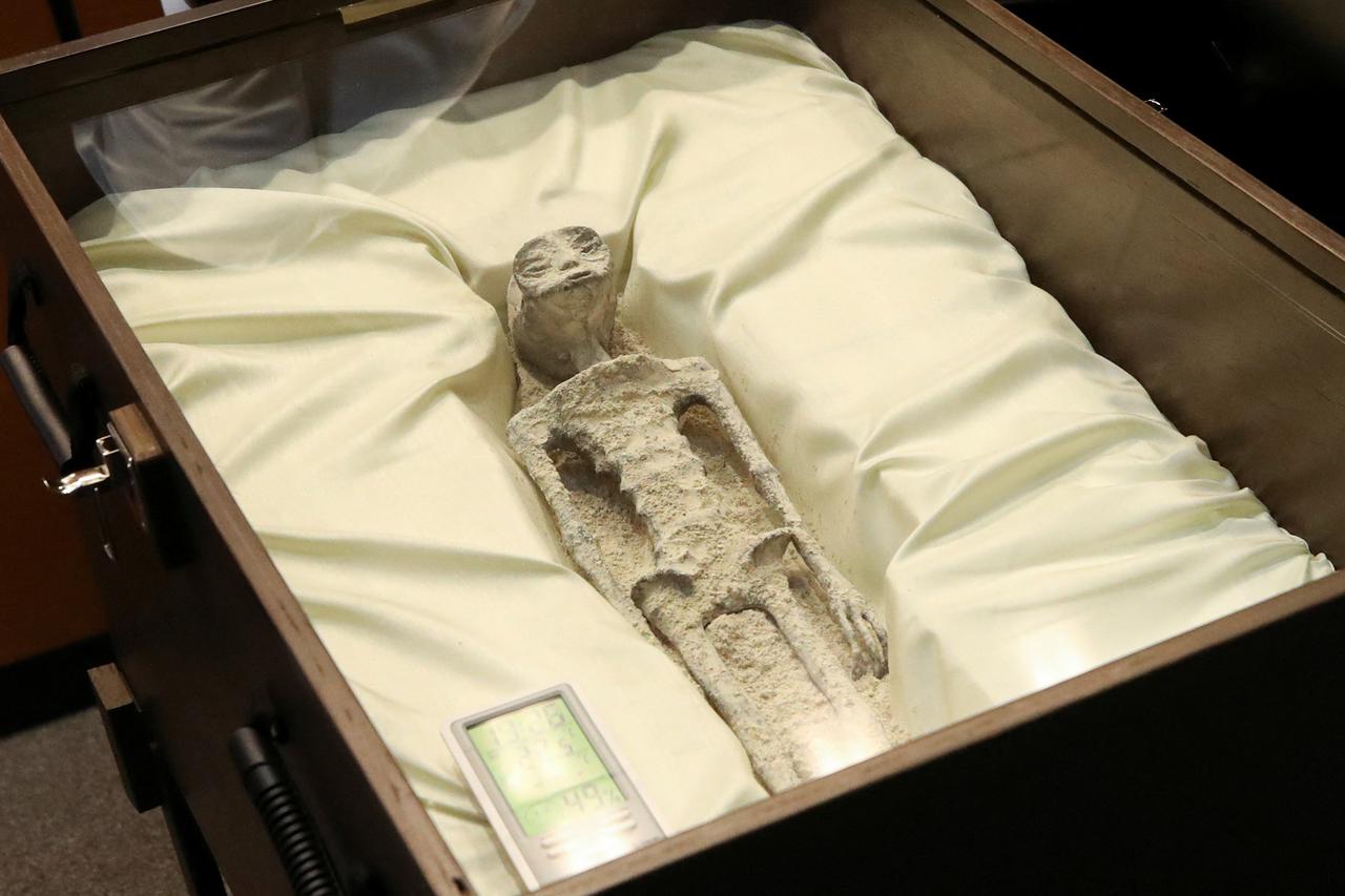 Remains of allegedly 'non-human' beings presented in Mexico
