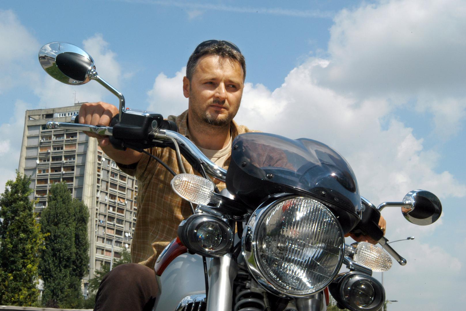 Thompson je jedan od rijetkih hrvatskih izvođača koji je napunio najveće hrvatske stadione. Posebno se ističu koncerti na Poljudu 2002. i 2013. godine, te nastup na zagrebačkom Maksimiru 2007. godine pred više od 50.000 ljudi.