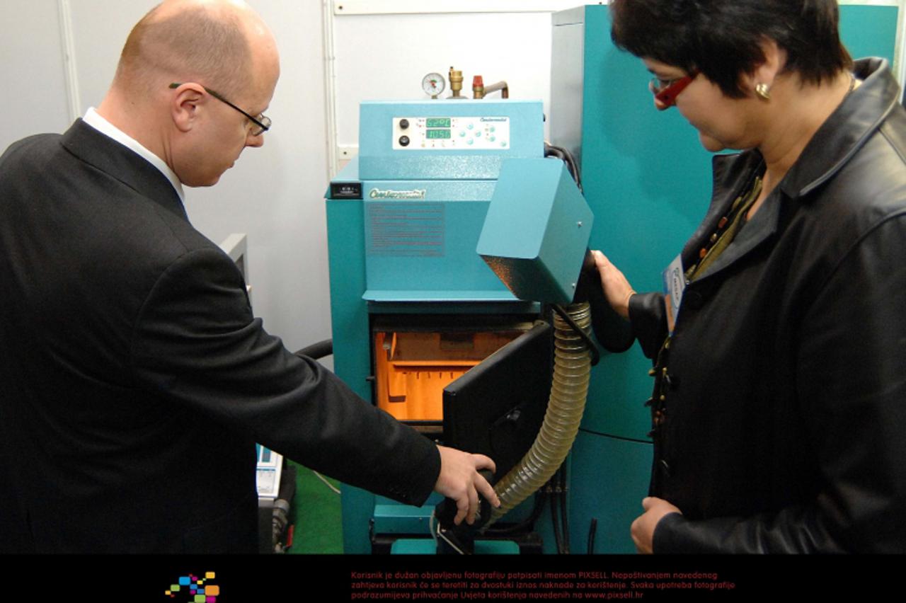 '23.11.2009., Cakovec, Hrvatska - Zavrsen jesenski Medjimurski sajam poduzetnistva MESAP 2009., sajam poljoprivrede i prehrane, obnovljivih izvora energije, komunalne i ekoloske opreme, suvremenog pro