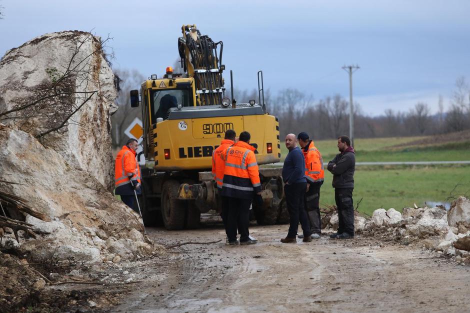 Dan nakon potresa u Petrinji i okolnim selima