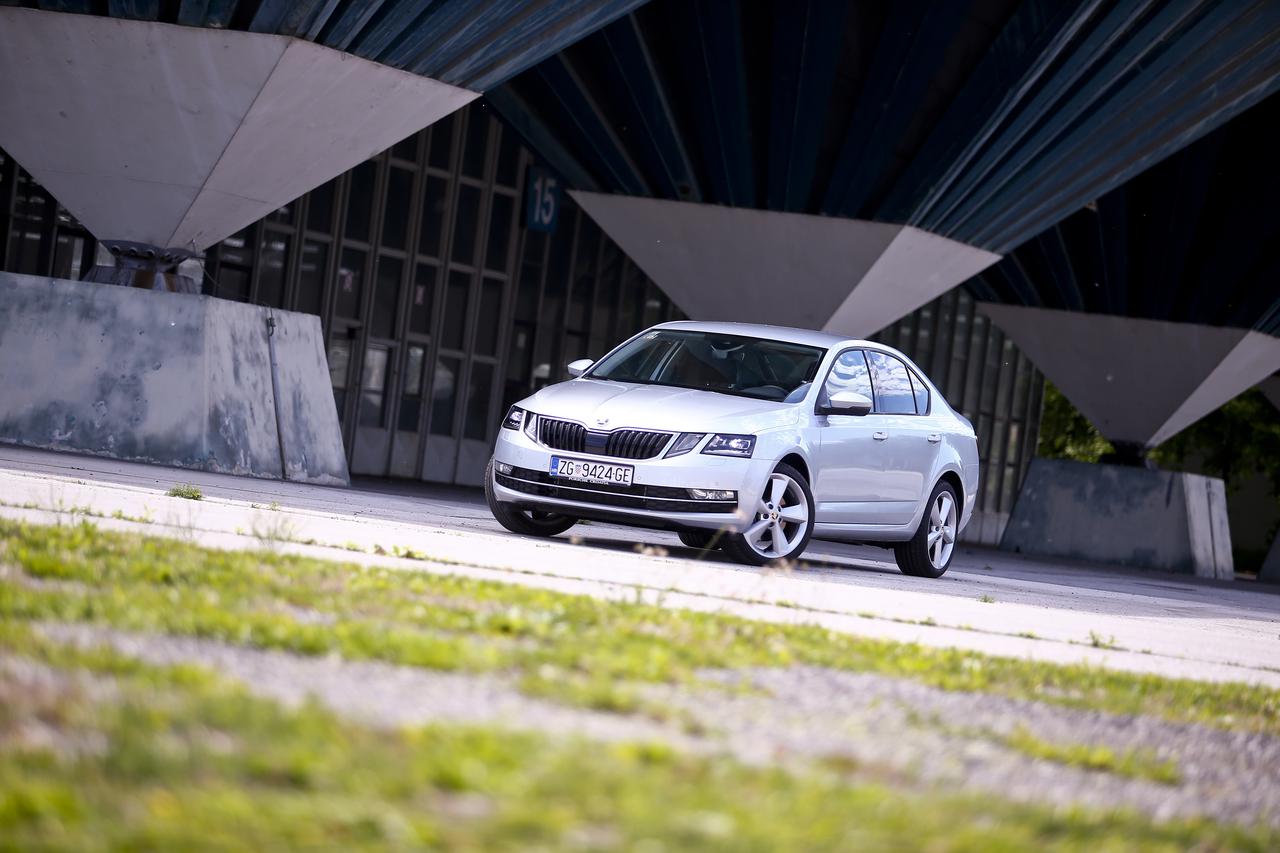 Zagreb: Automobil Škoda Octavia