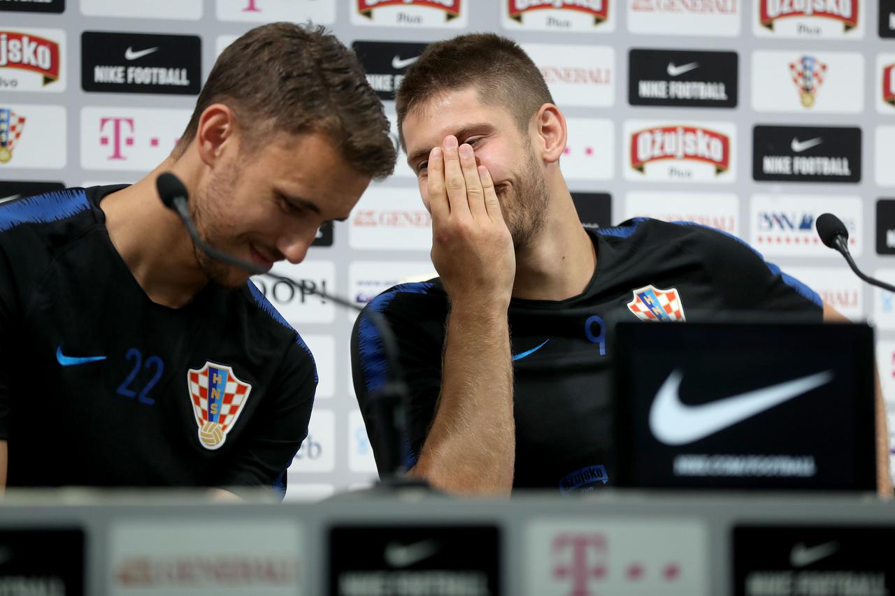 Prva konferencija za medije hrvatskih reprezentativaca nakon dolaska u Iličevo