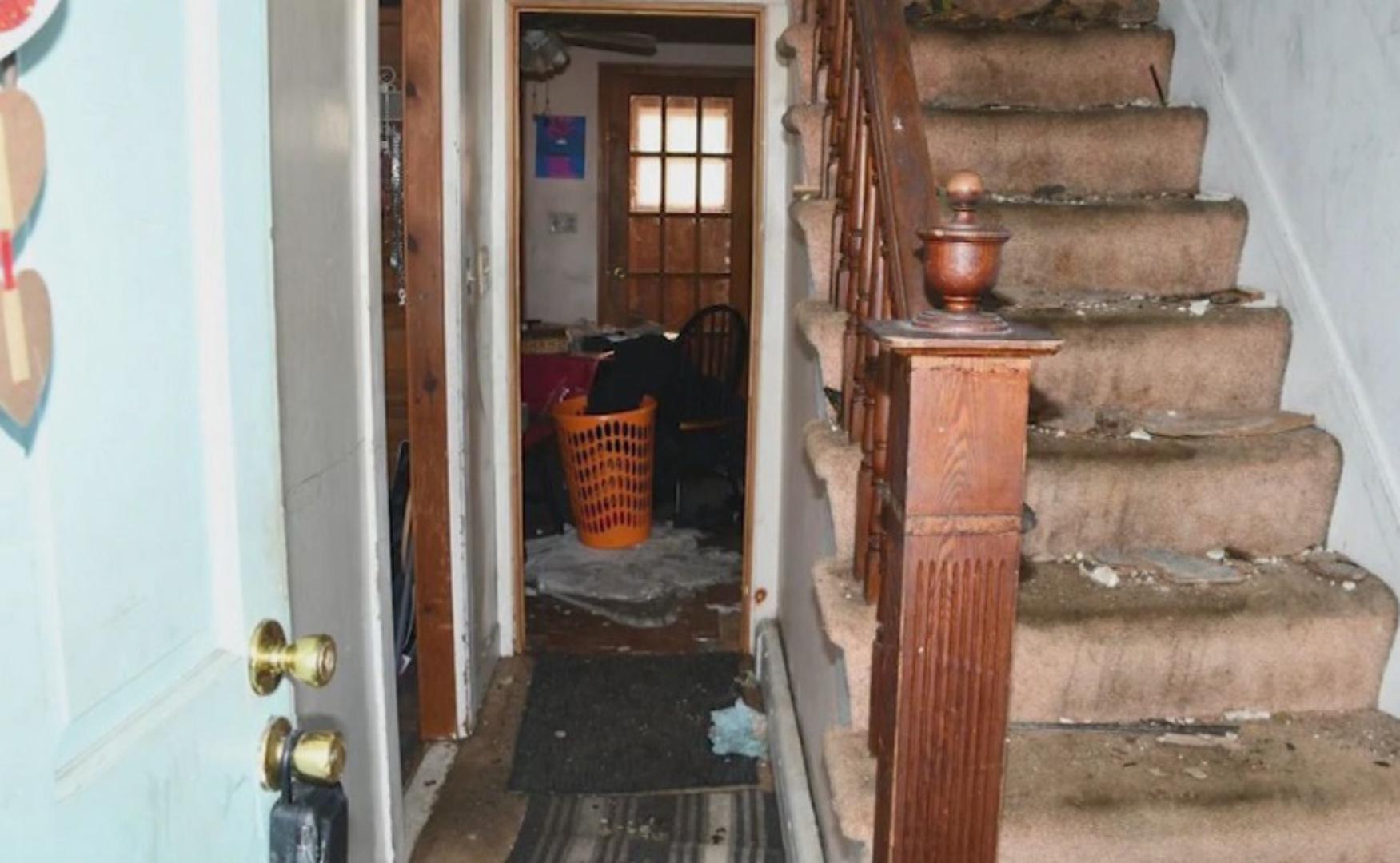 Kimberly Sullivan, optužena maćeha, negirala je krivnju za otmicu i teško zlostavljanje te je oslobođena uz jamčevinu od 300.000 dolara. No 17. veljače vatrogasci su reagirali na Sullivanin panični poziv o požaru, u kojem je tvrdila da je njen posinak ozlijeđen i bez svijesti u kući.